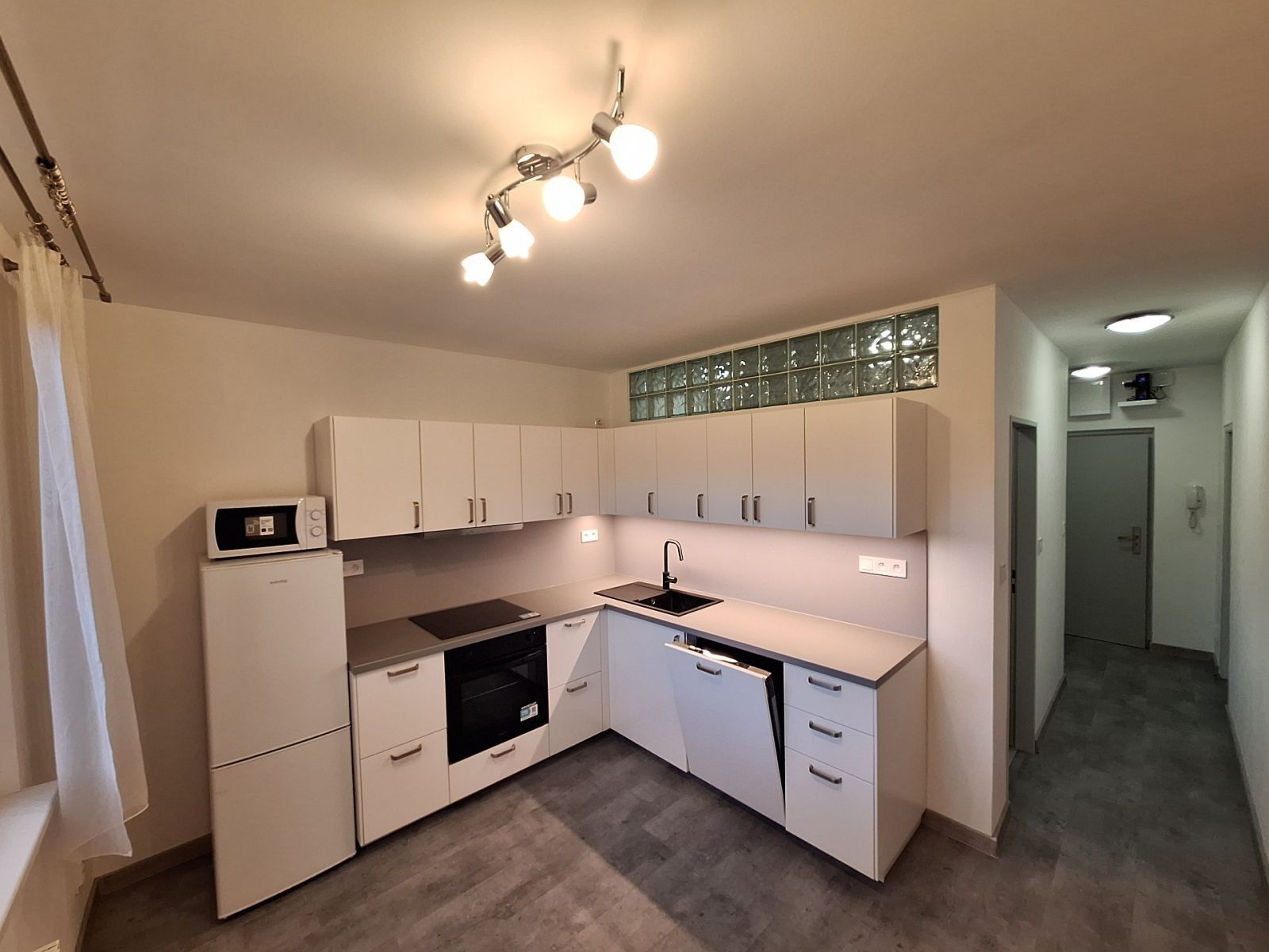 2+1, Krymská, Karlovy Vary - Tuhnice, Karlovarský kraj, 51 m² - 1