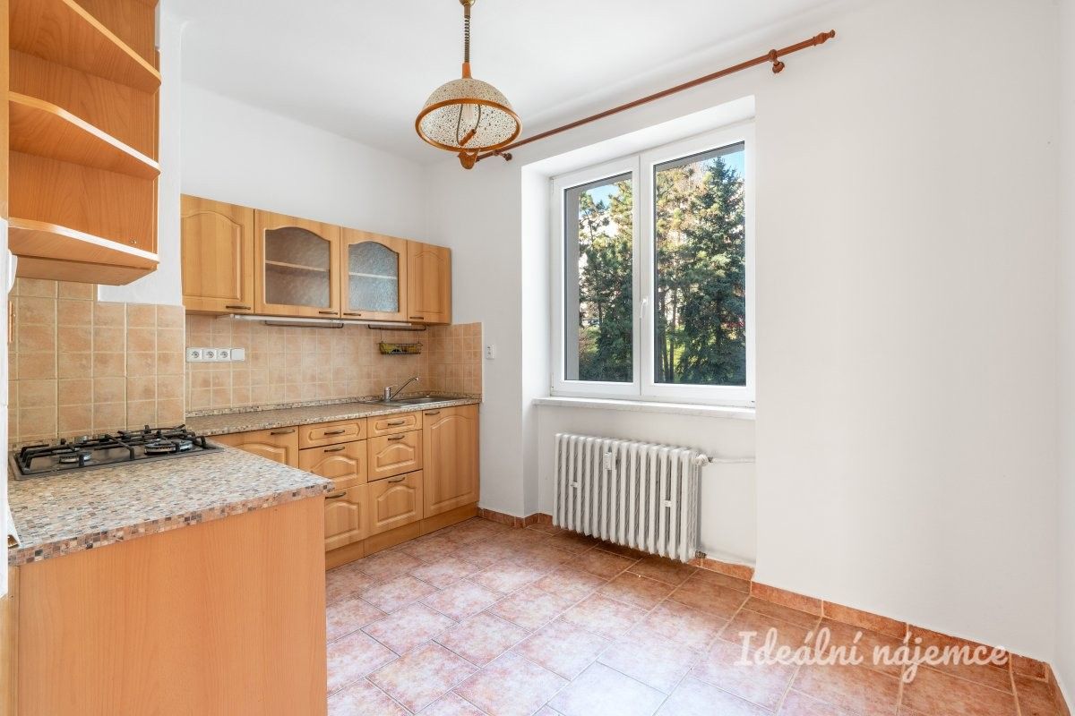 Pronájem byt 2+kk - Kladenská, Praha, 66 m²