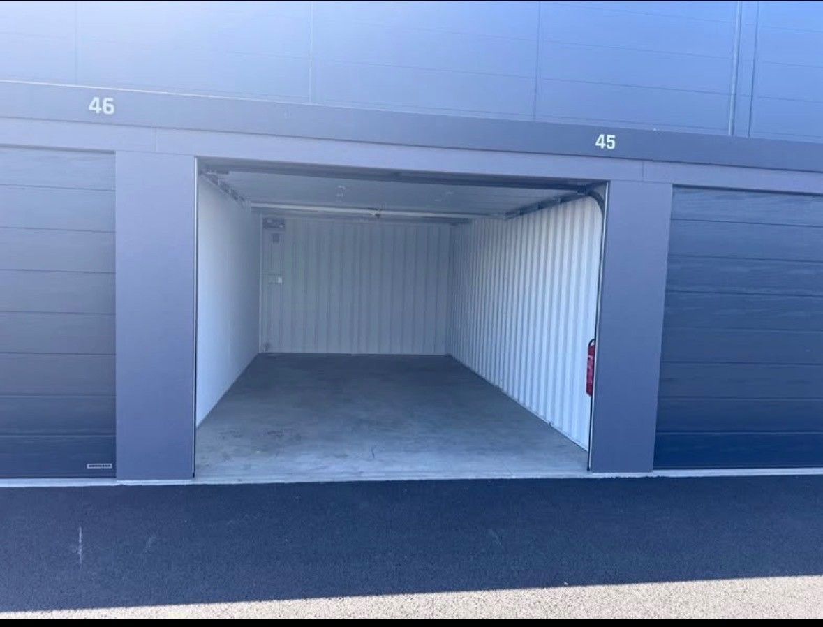 Garáže, Neznašov, 373 02