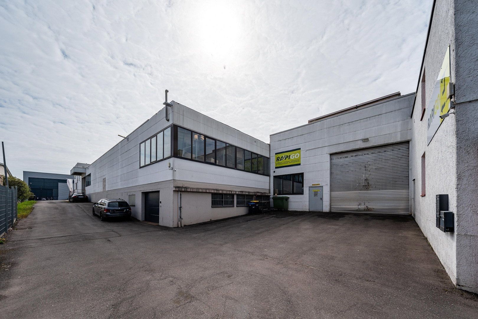 Pronájem obchodní prostory - , Bádensko-Württembersko, 6 500 m² - 5