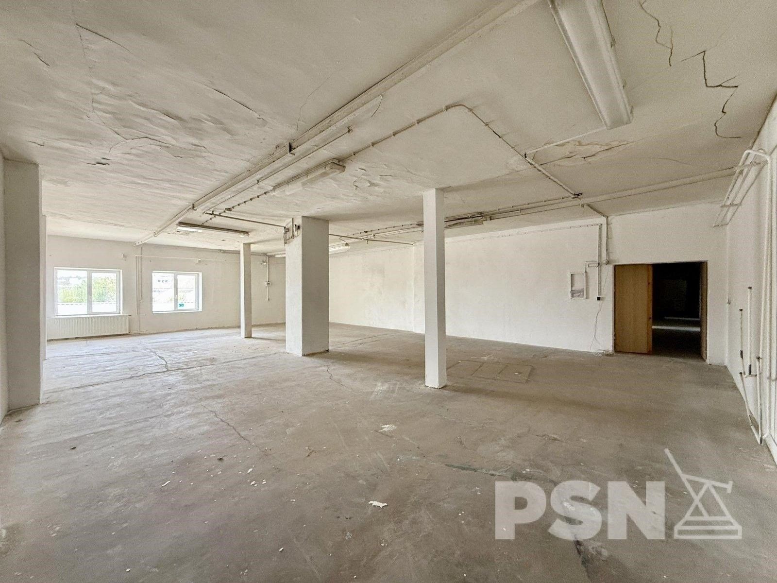 Sklady, Komárovské nábřeží 686, Brno Komárov, 397 m²