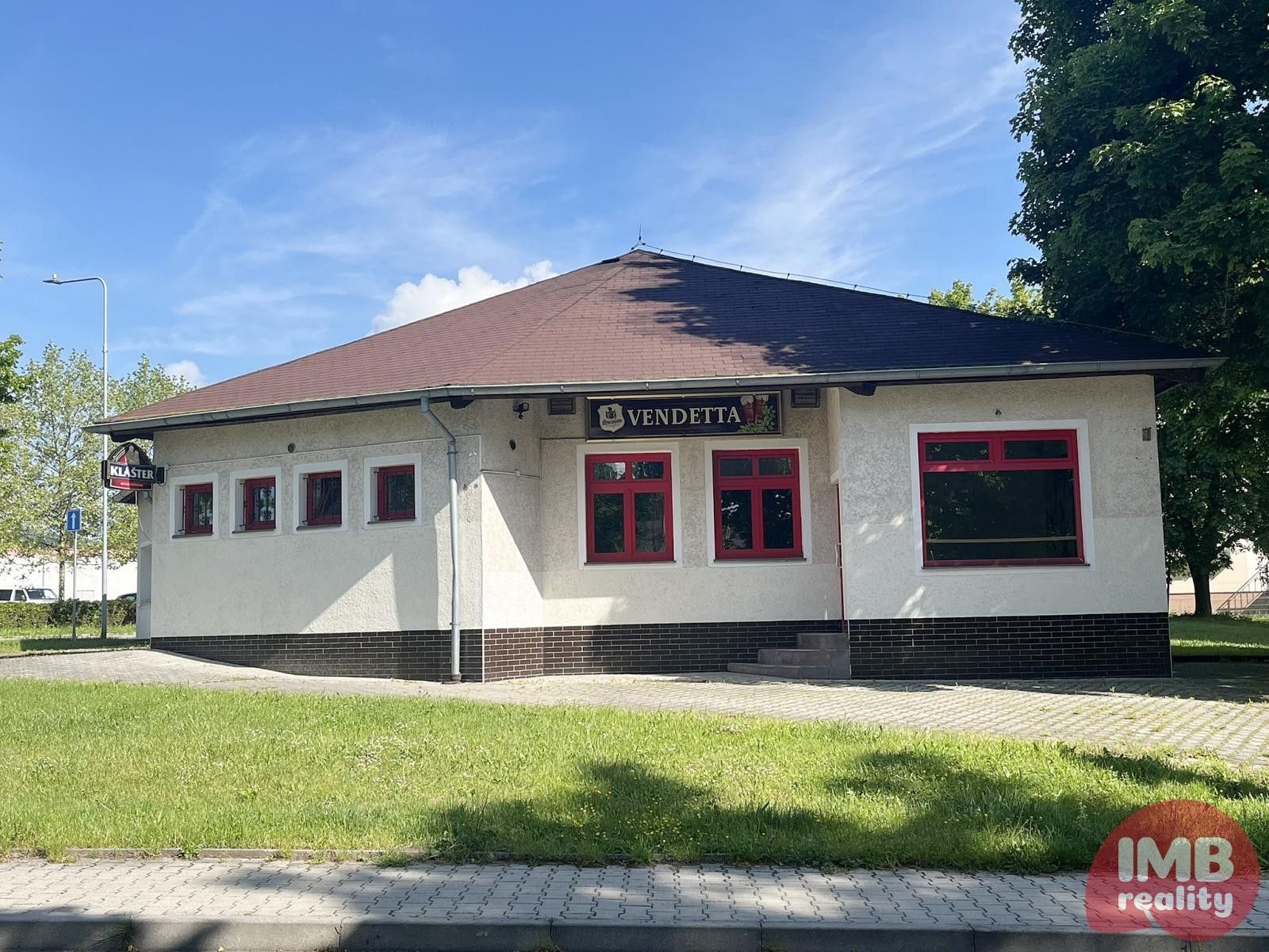 Restaurace, Na Pěší zóně, Nová Role, 140 m²