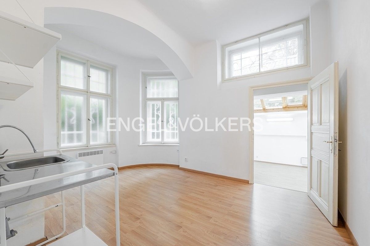 Pronájem kancelář - Petřínská 1071, Praha Smíchov, 55 m² - 5