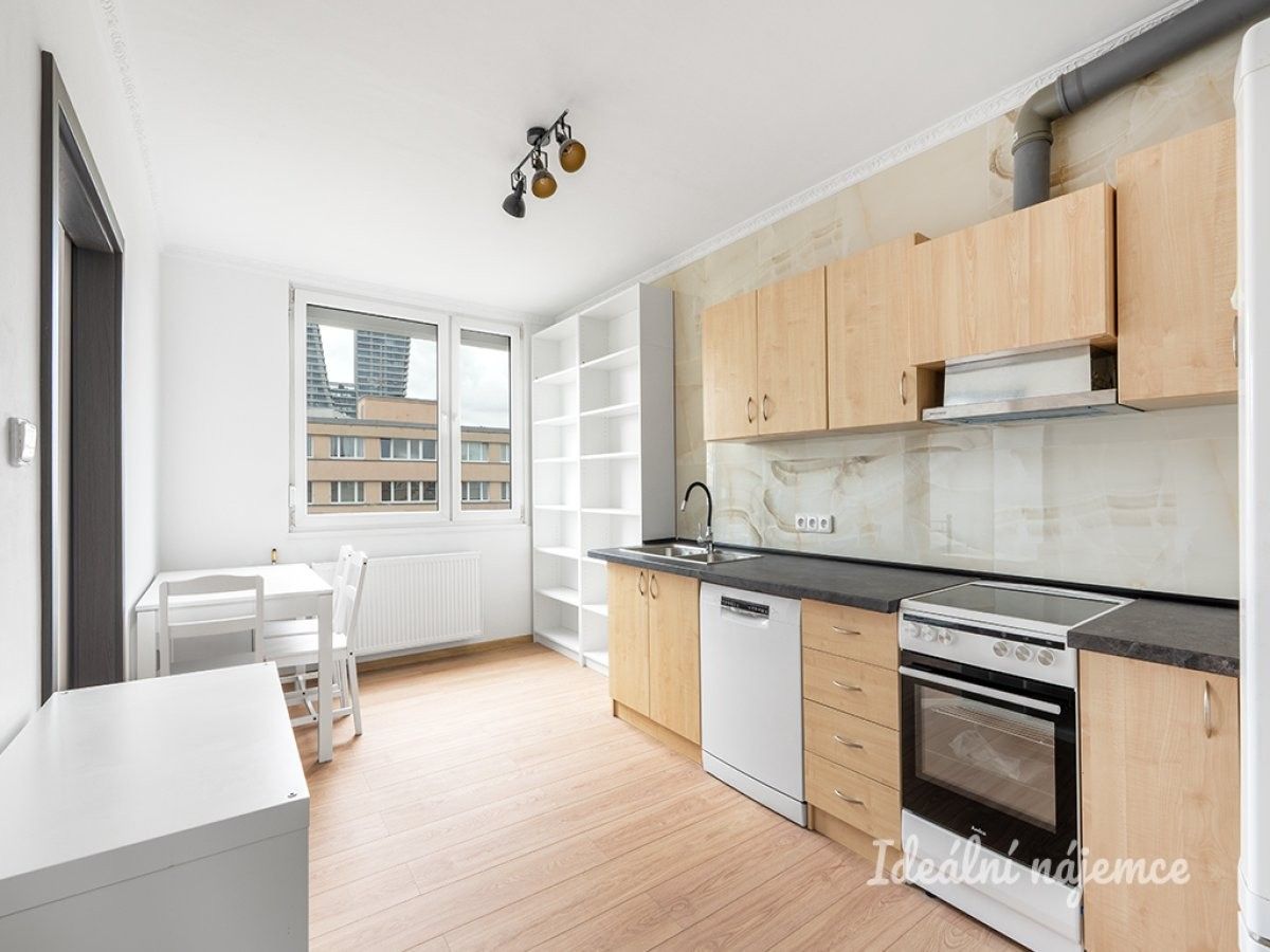 3+1, Pankrác, metro Praha, 68 m²