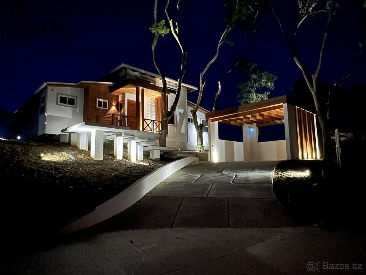 Rodinné domy, 987 66, Zahraničí