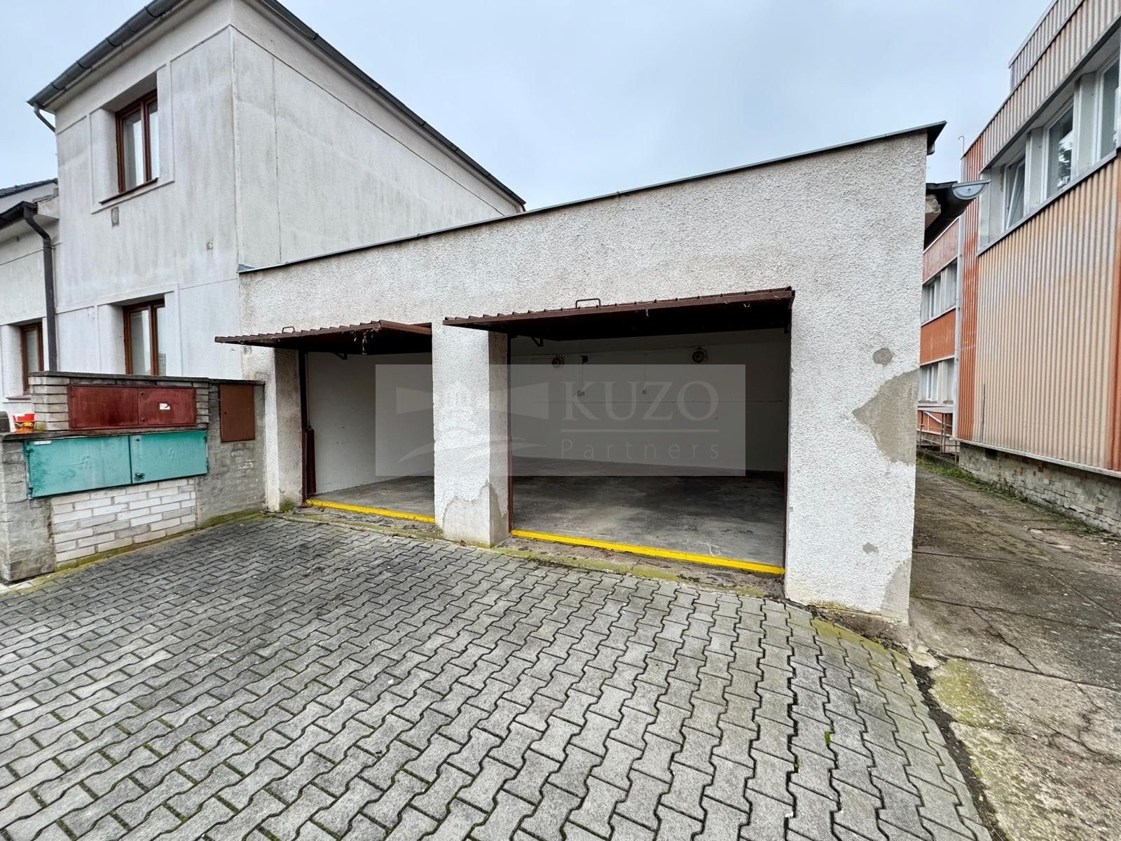 Pronájem garáž - Mladá Boleslav, 30 m²