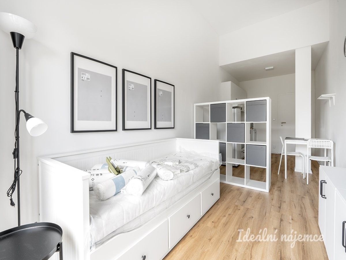 1+kk, Jordánská, Praha, 25 m²