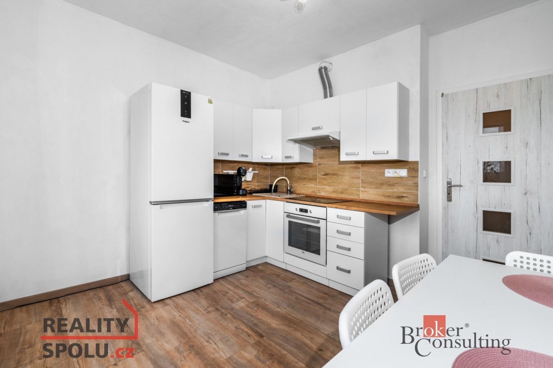 Pronájem byt 1+1 - Na Zámecké, Toužim, 37 m²