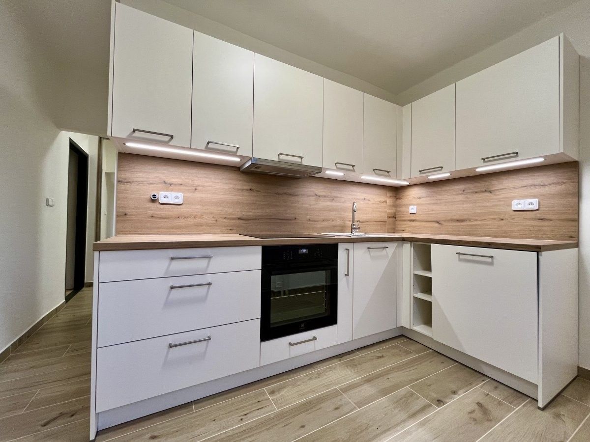 3+1, Kosmonautů, Ostrava, 67 m²