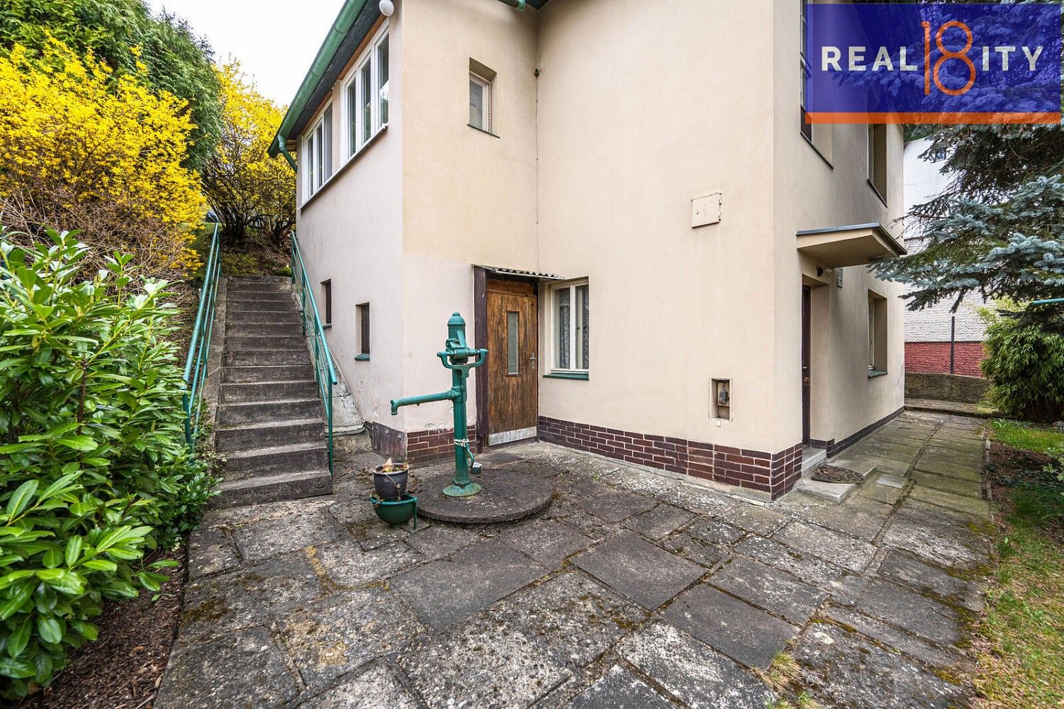Rodinný dům · 264 m² · Praha - Suchdol, okres Praha 6, Hlavní město Praha - 4