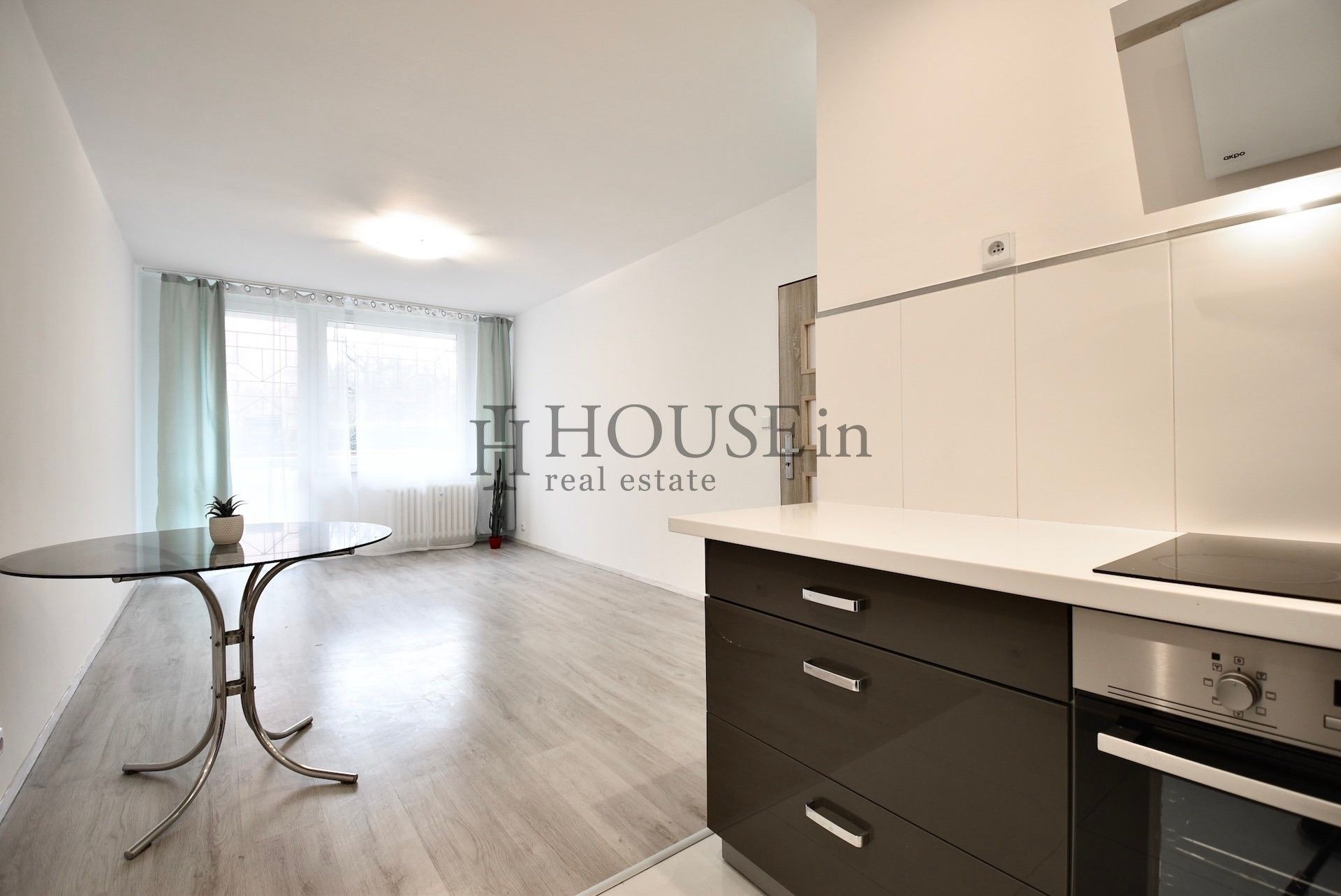 2+kk, Na záhonech, Praha, 49 m²