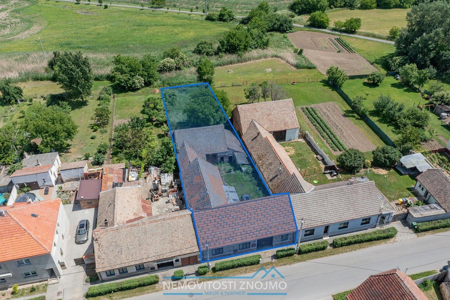 Rodinné domy, Božice, okres Znojmo, Jihomoravský kraj, 382 m² - 2