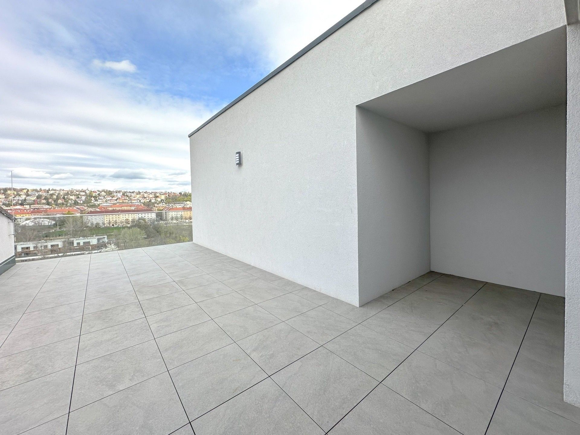 Pronájem byt 4+kk - Pod Harfou, Praha, 120 m²