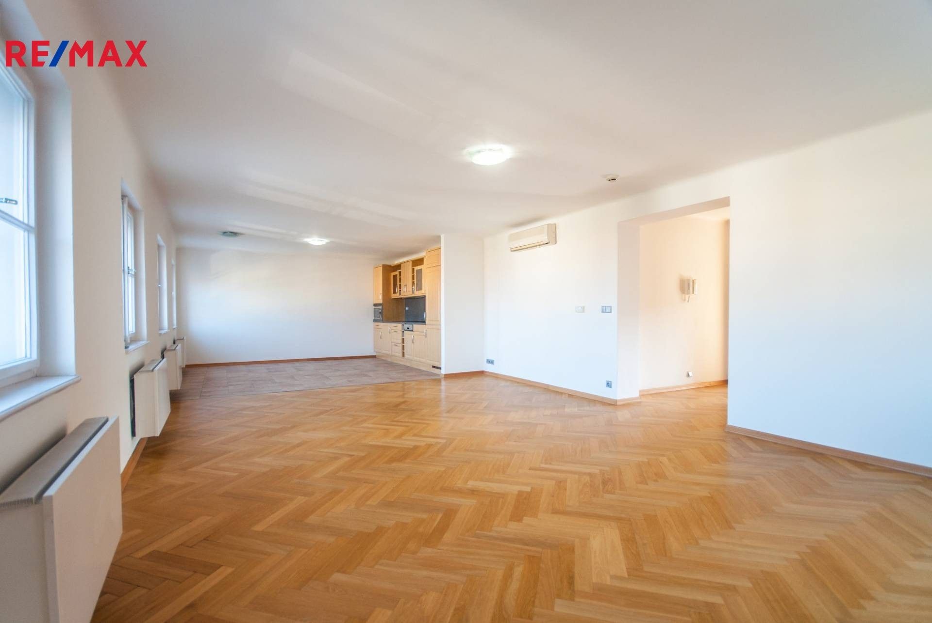 2+kk, Loretánská, Praha, 110 m²
