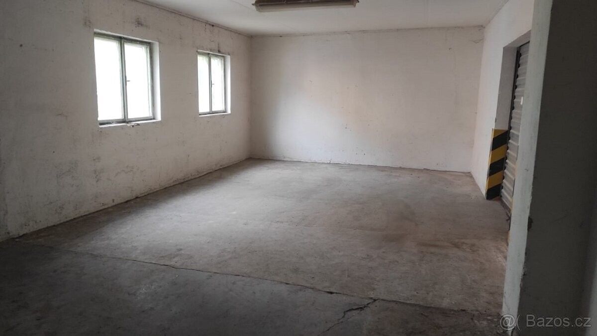 Garáže, Napajedla, 763 61