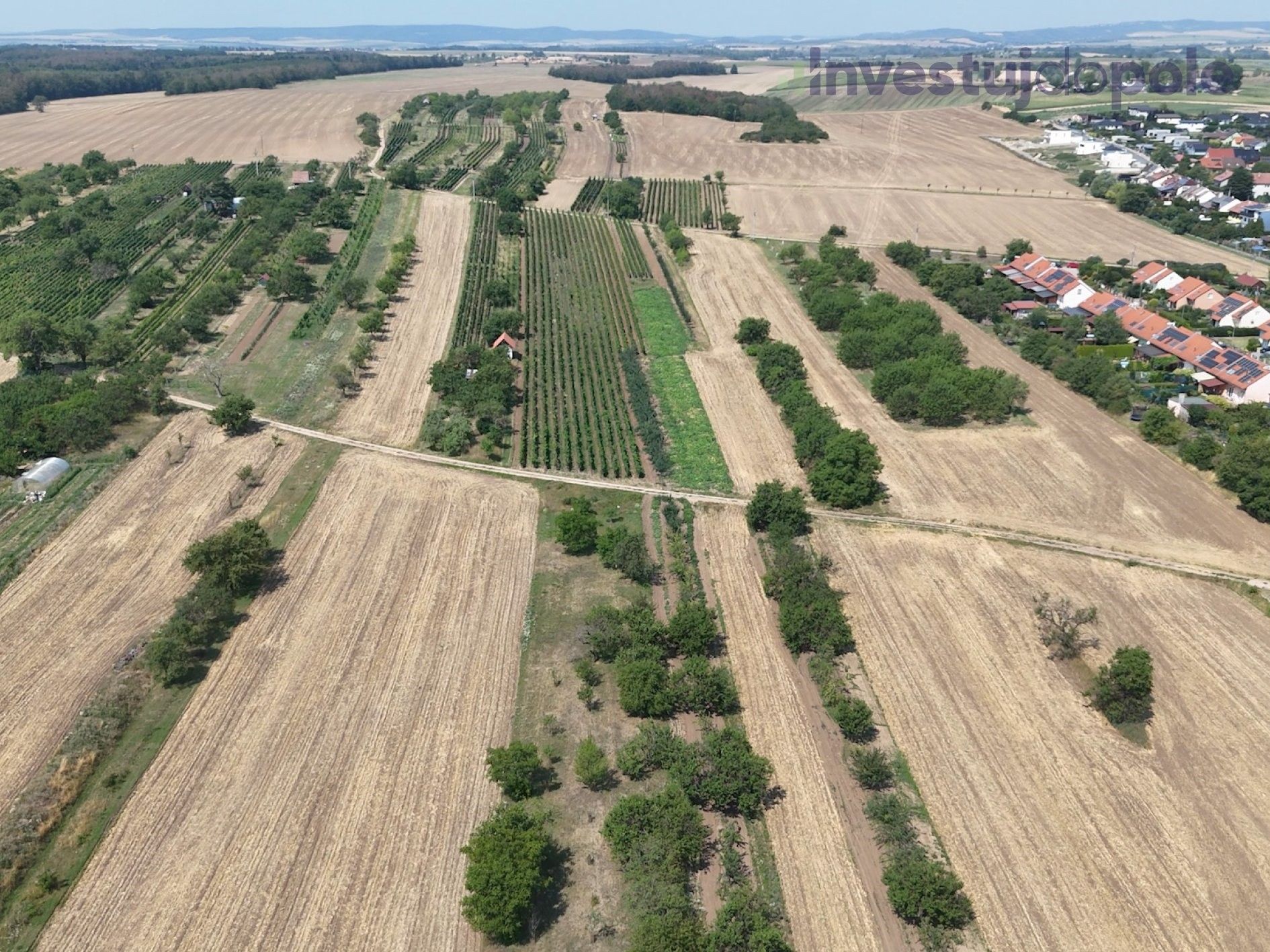 Zahrady, Hrušovany u Brna, 2 415 m² - 2