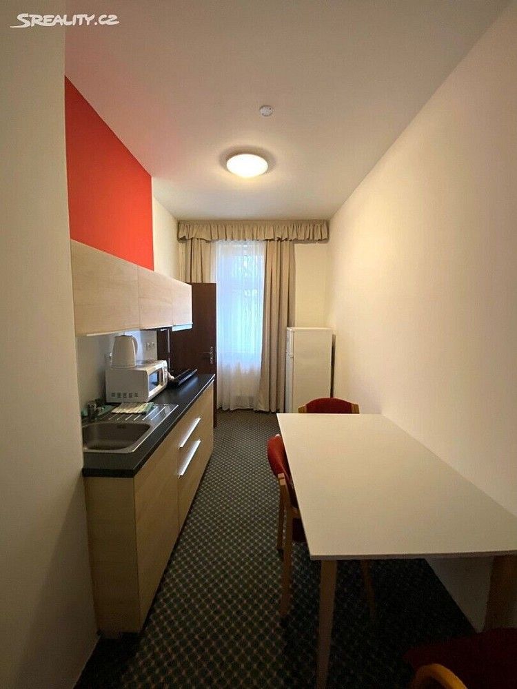 Činžovní dům · 444 m² · Karlovy Vary, Karlovarský kraj - 4