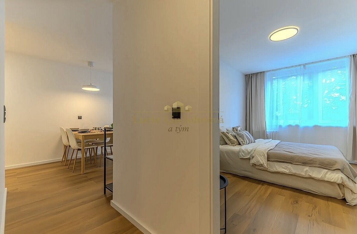 2+kk, Taussigova, Praha 8 - Kobylisy, 42 m² - 2