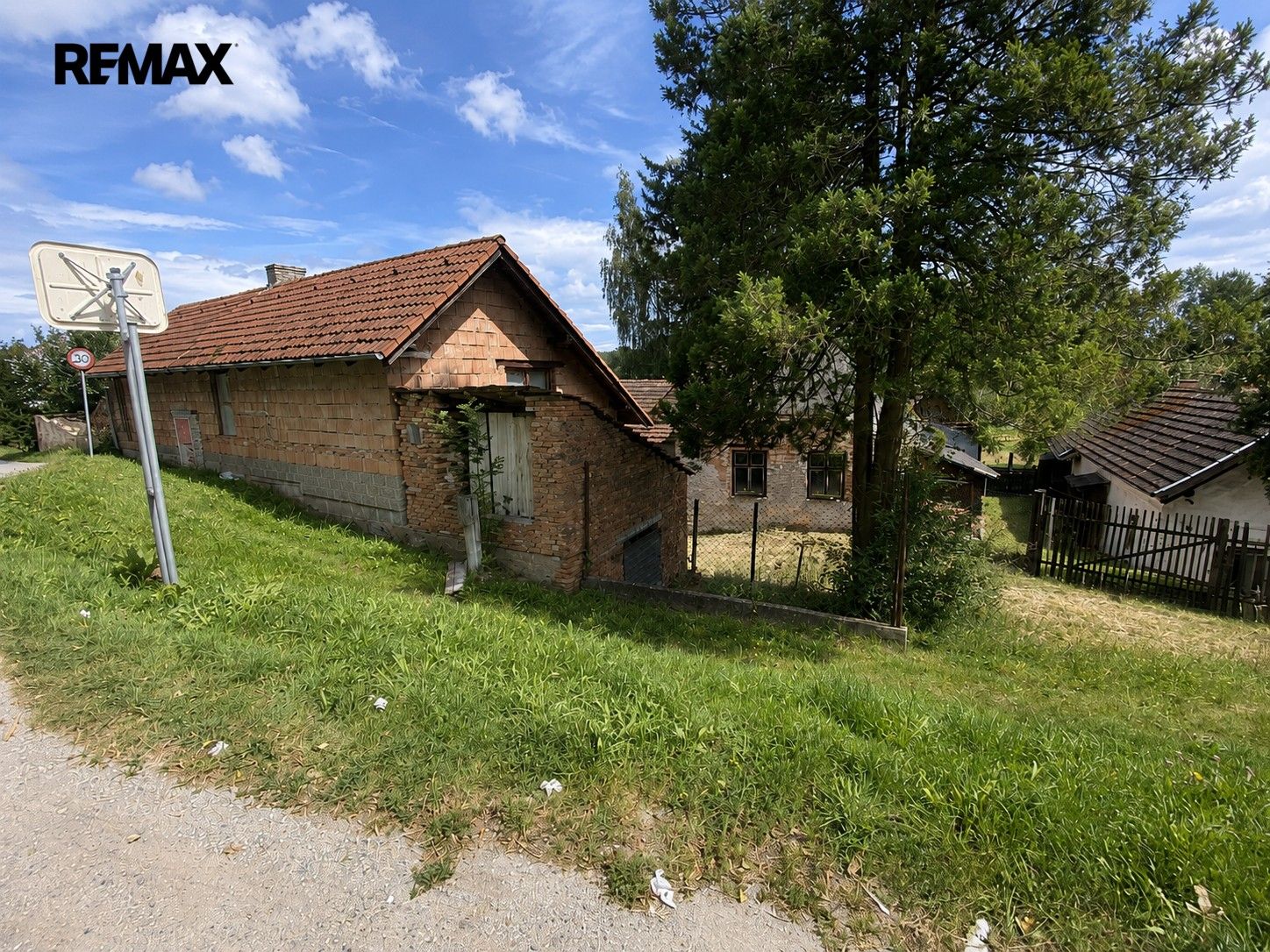 Chalupy, Ledenice, 251 m² - 2