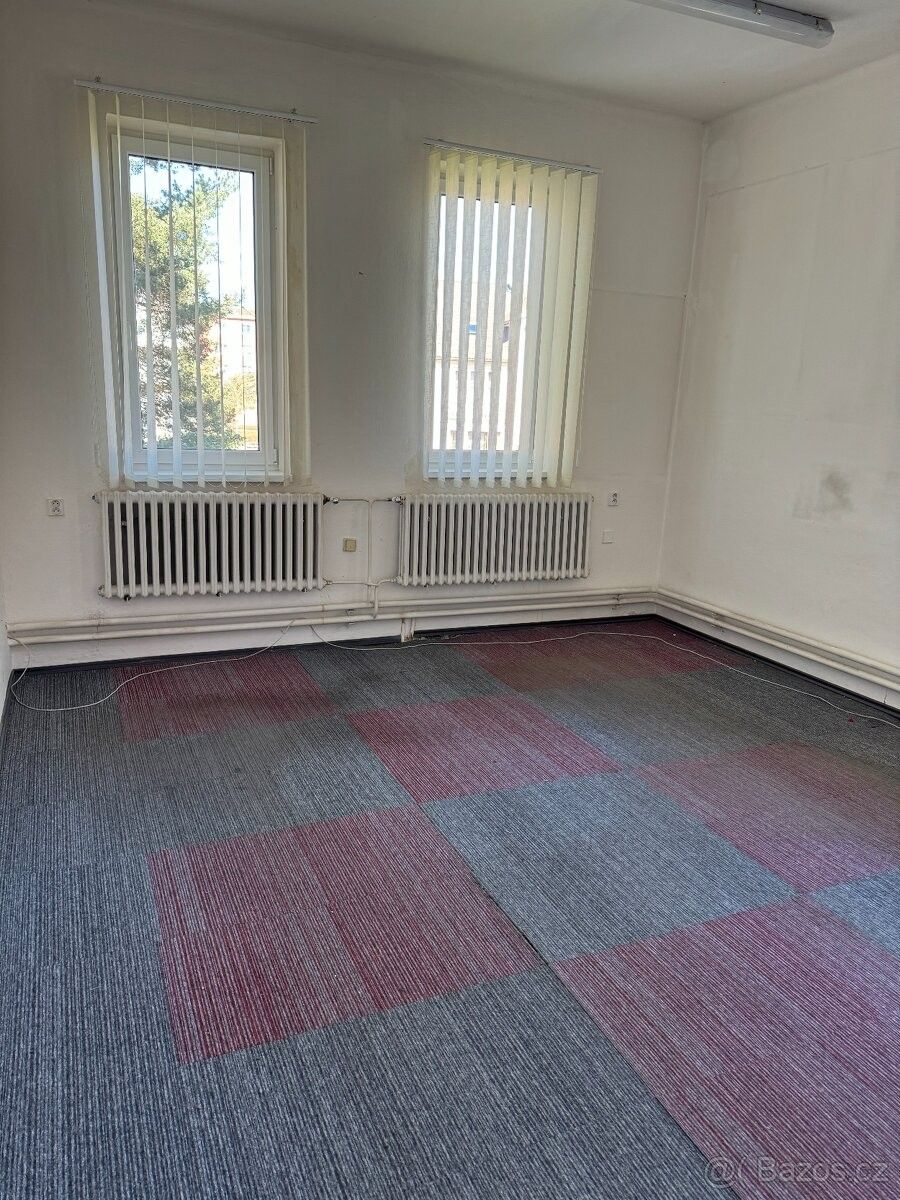 Pronájem kancelář - Valašské Meziříčí, 757 01