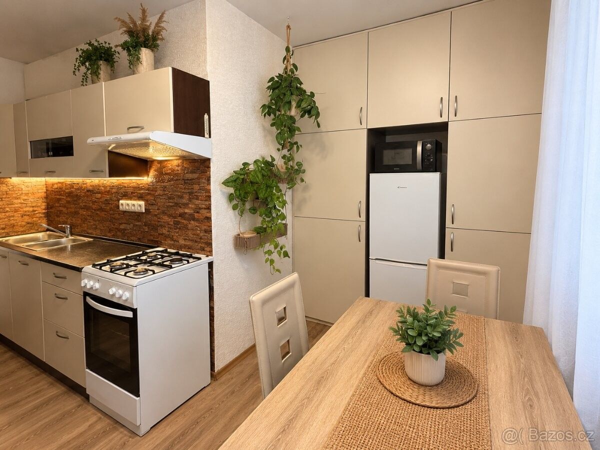 Byty, Ostrava, 724 00 - 1