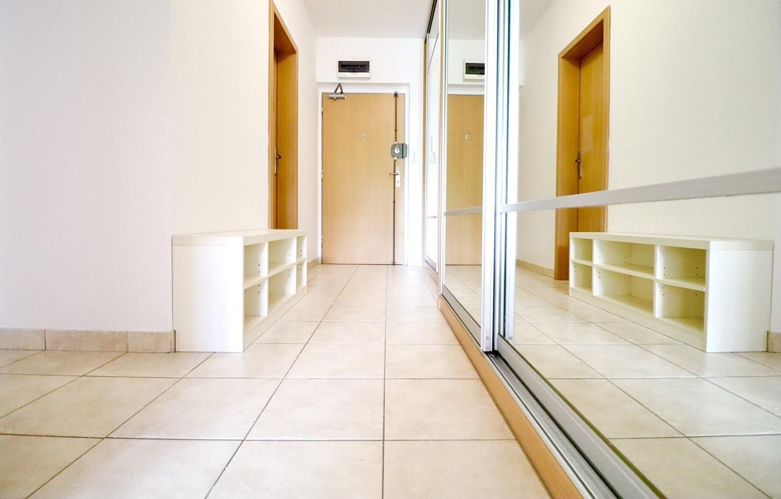 Byt 2+kk · 49 m² · V Dolině, Praha - 3