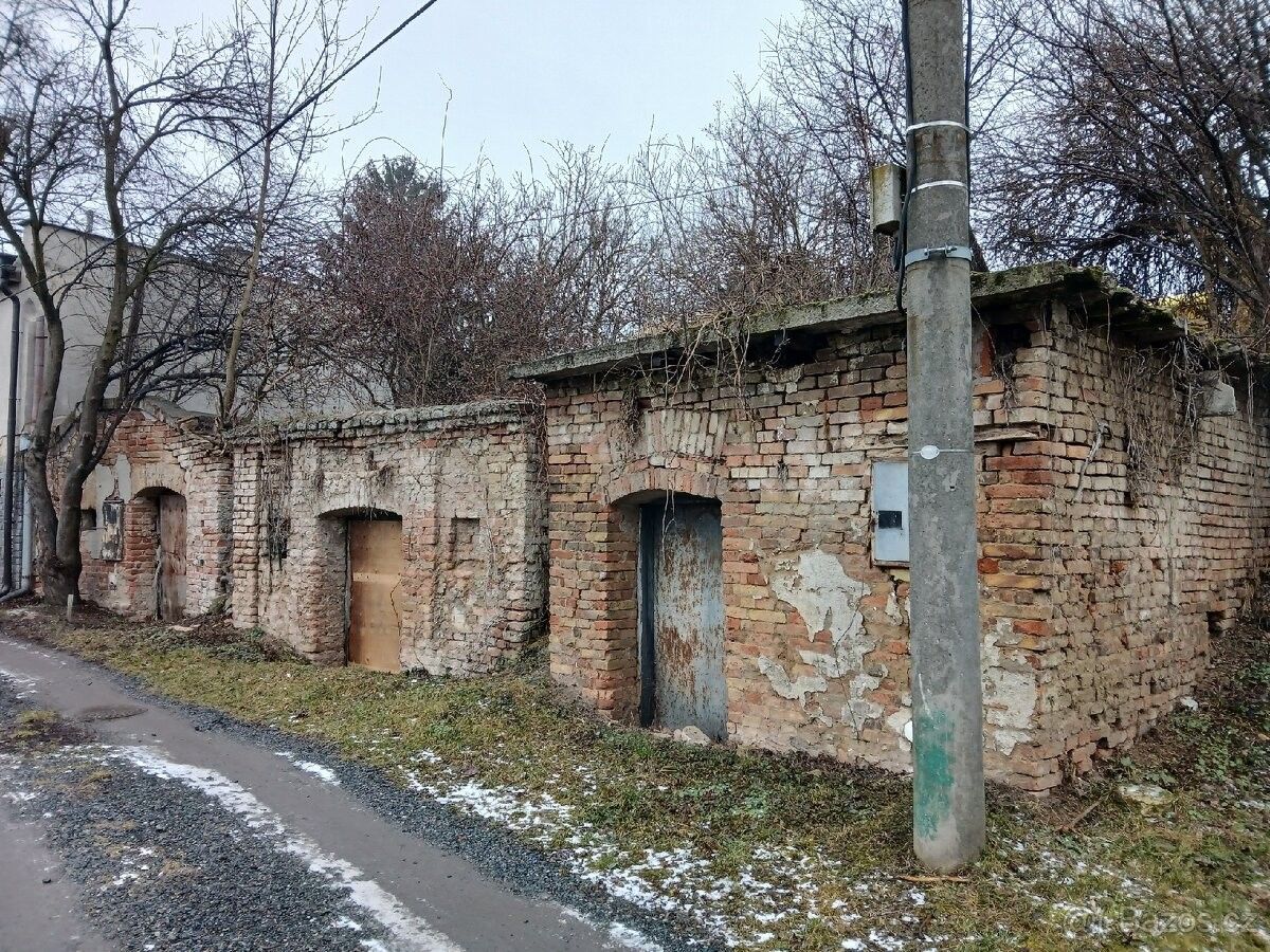 Sklady, Hrušovany nad Jevišovkou, 671 67 - 1