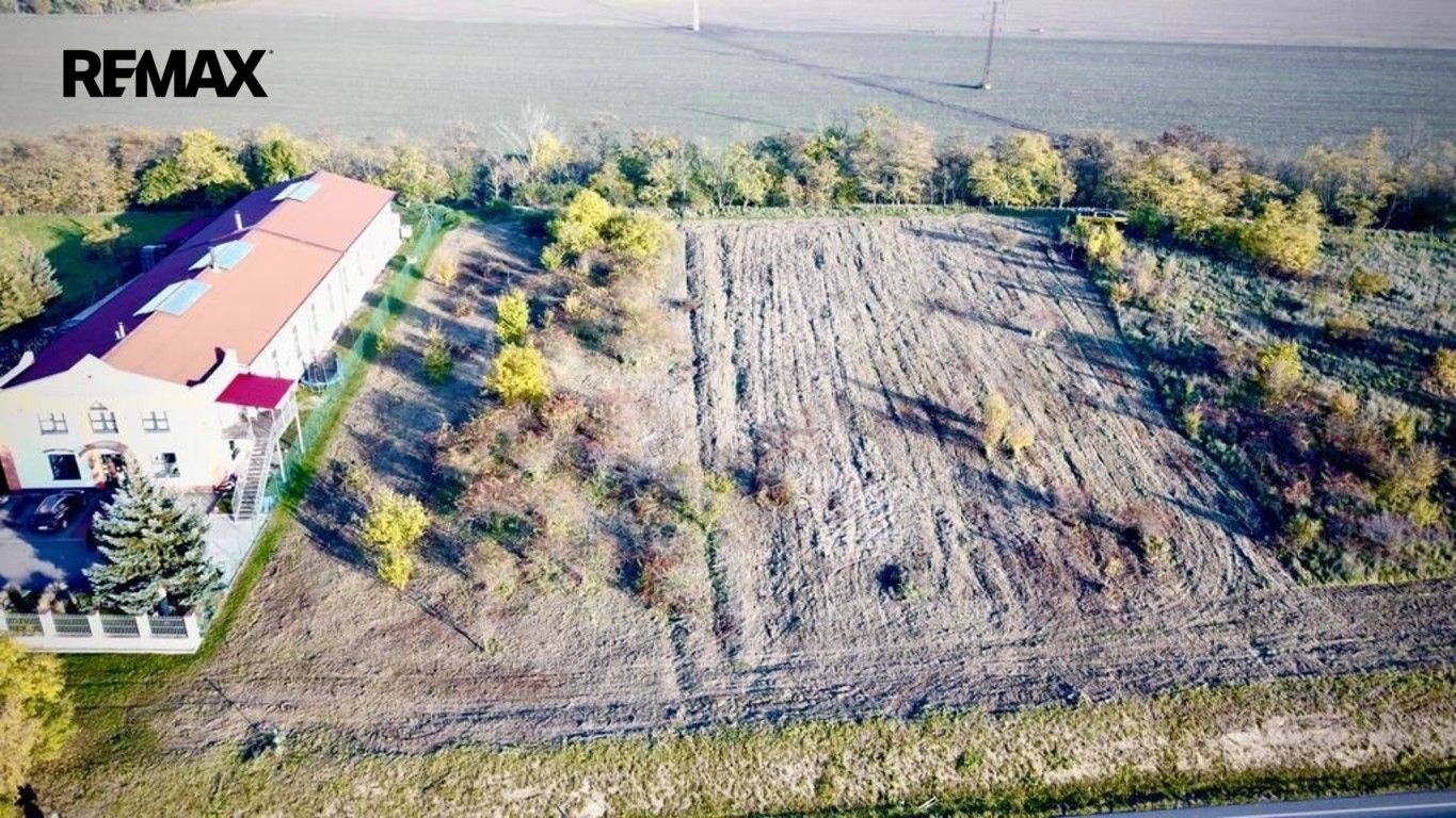 Prodej komerční pozemek - Telnice, 5 166 m² - 2