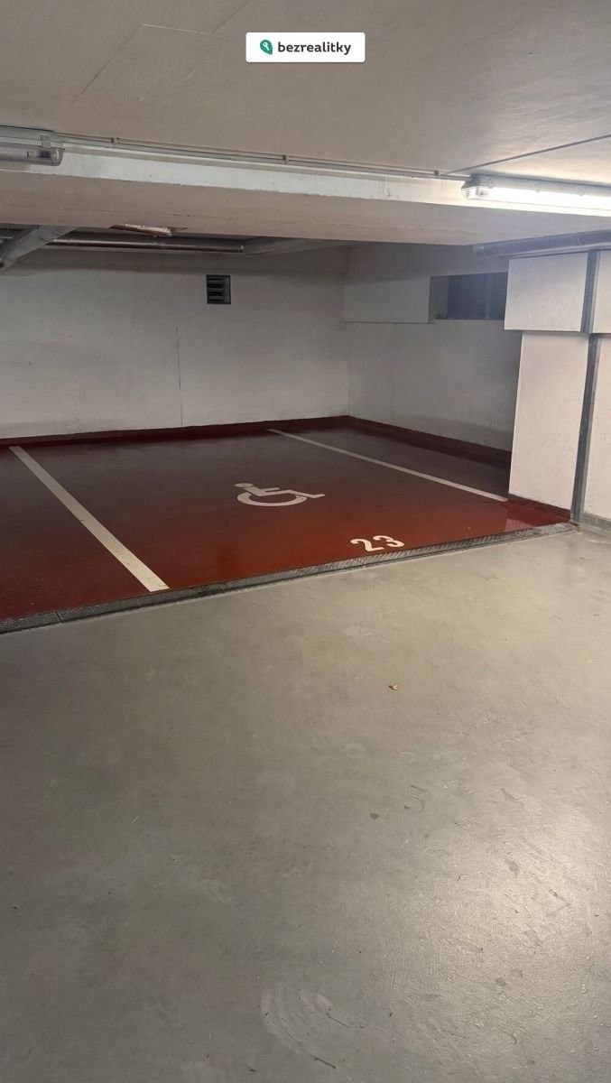 Garáže, Václava Trojana 1497, Praha Uhříněves, 33 m² - 2