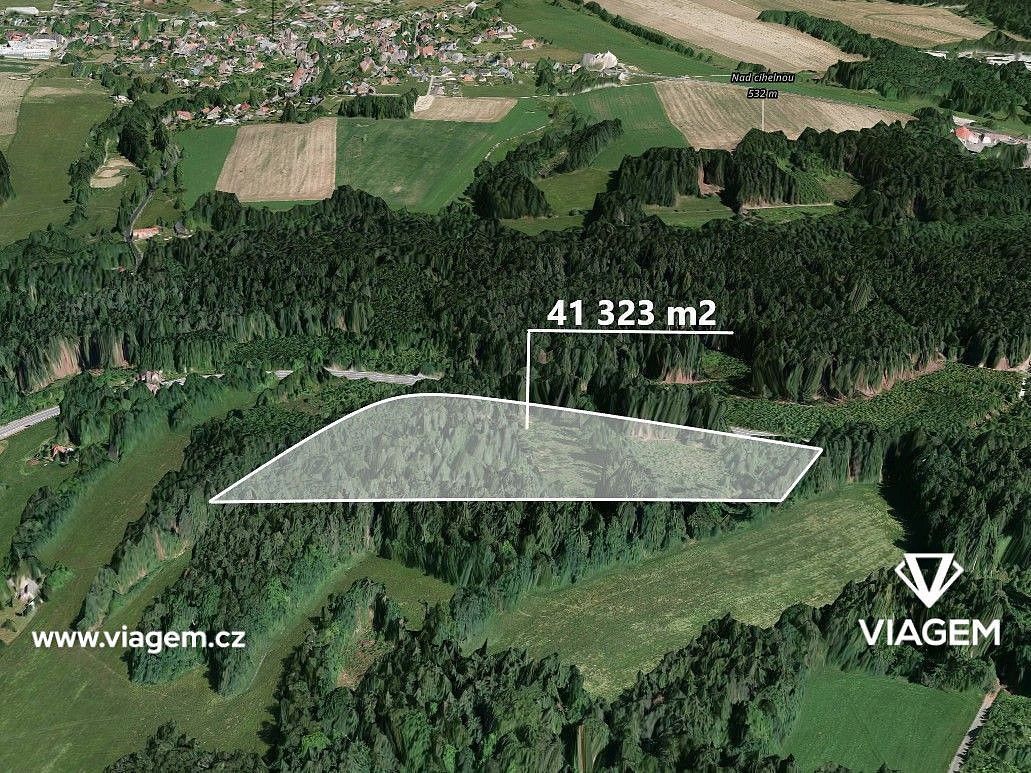 Les, 41 323 m²