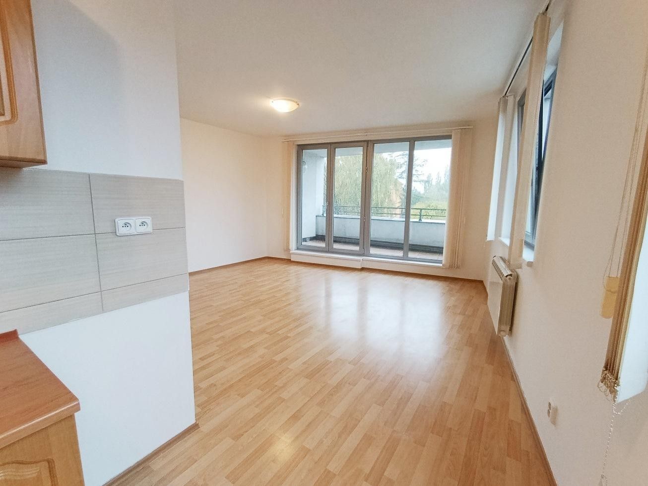 Pronájem byt 1+kk - Hořínecká, Praha, 41 m²