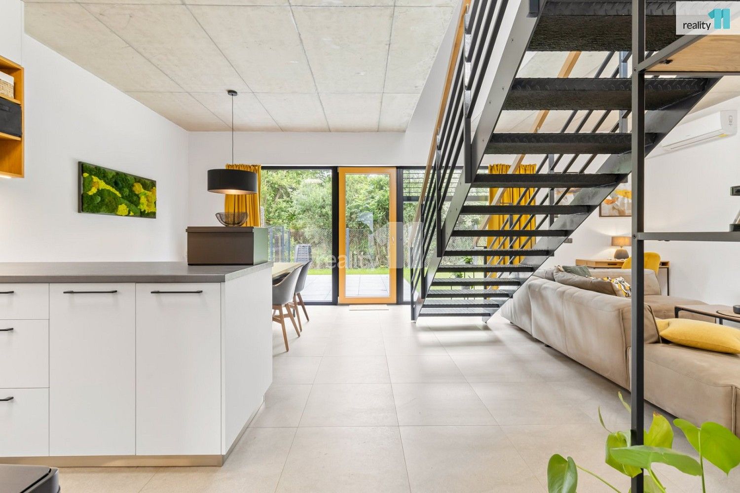 Pronájem byt 3+kk - Praha 10 - Benice, 202 m² - 5