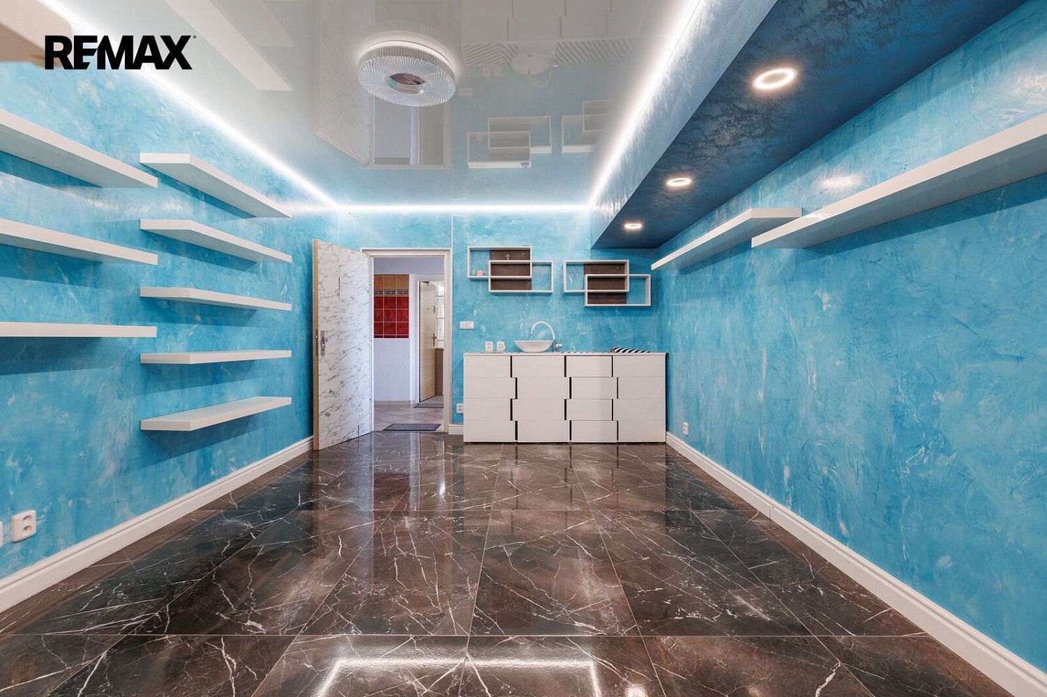 Obchodní prostory, 72 m²
