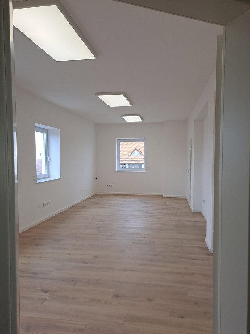 Pronájem kancelář - Gilching Gilching Bayern 82205, 330 m² - 5