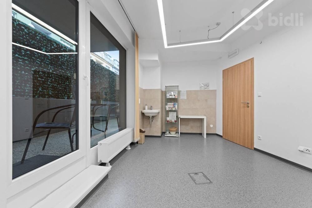 Obchodní prostory, Pod Radnicí, Praha - Košíře, 19 m²