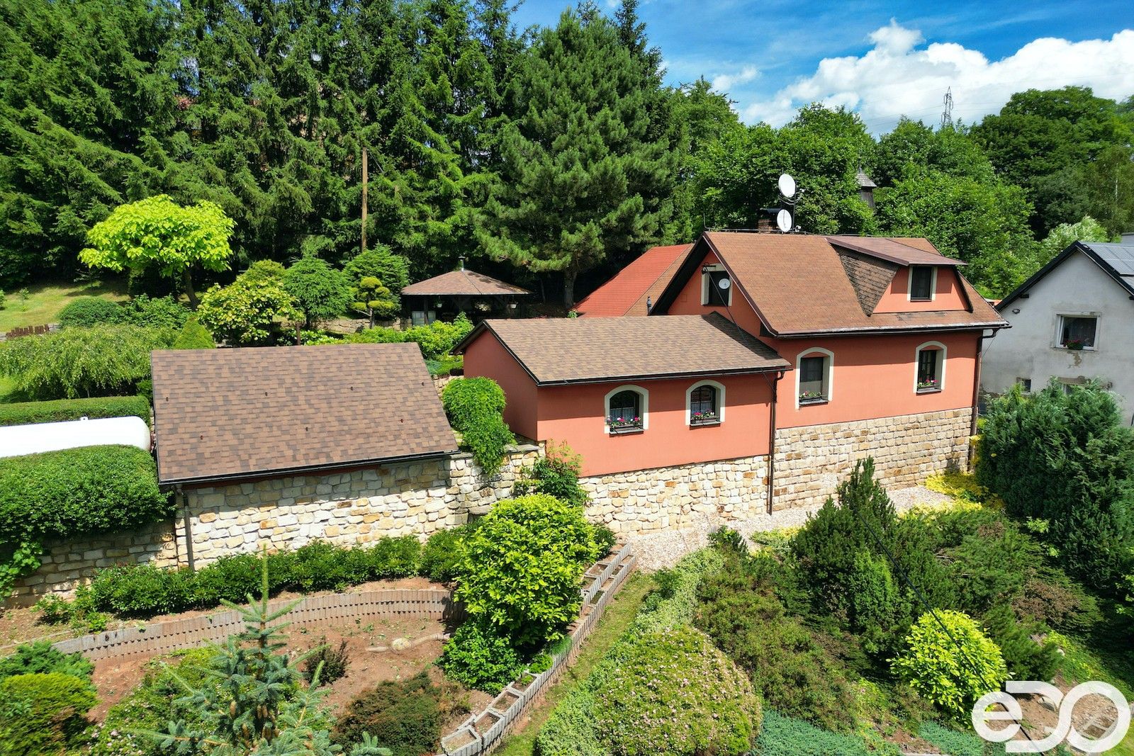 Prodej rodinný dům - Radeč, Úpice, 250 m²