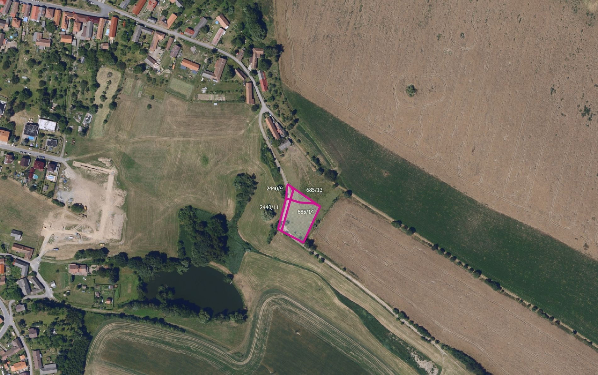 Zemědělský pozemek, 9 777 m²