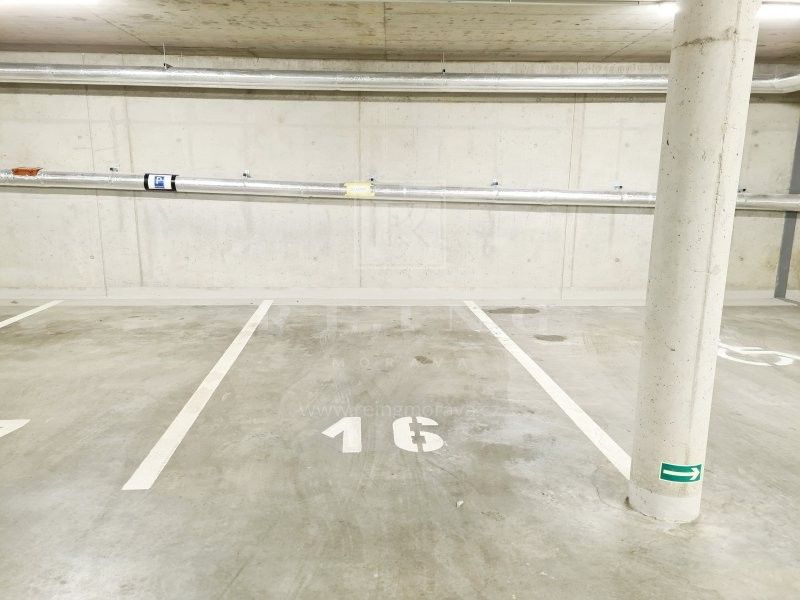 Garáže, Vranovská 927, Brno, 12 m²