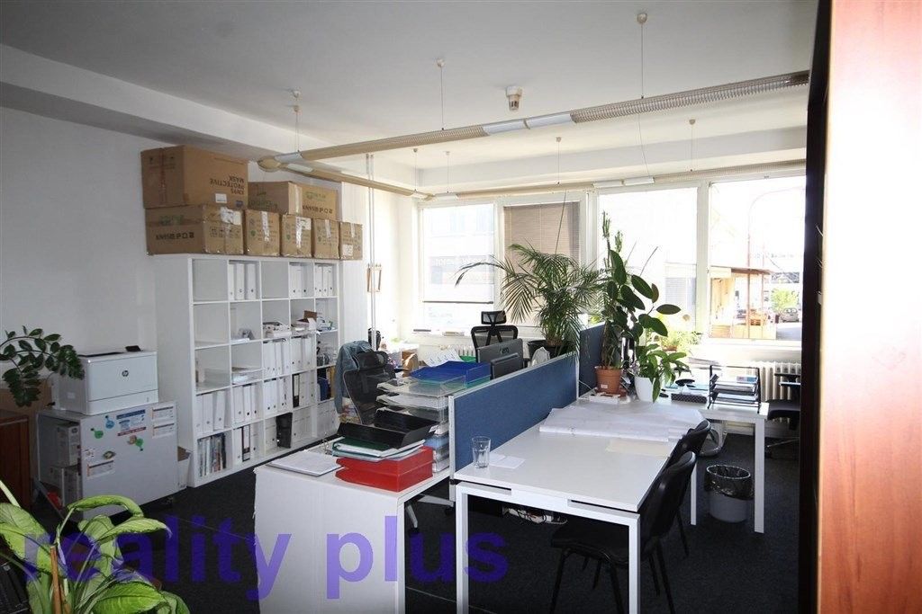 Pronájem kancelář - Služeb, Praha, 354 m²