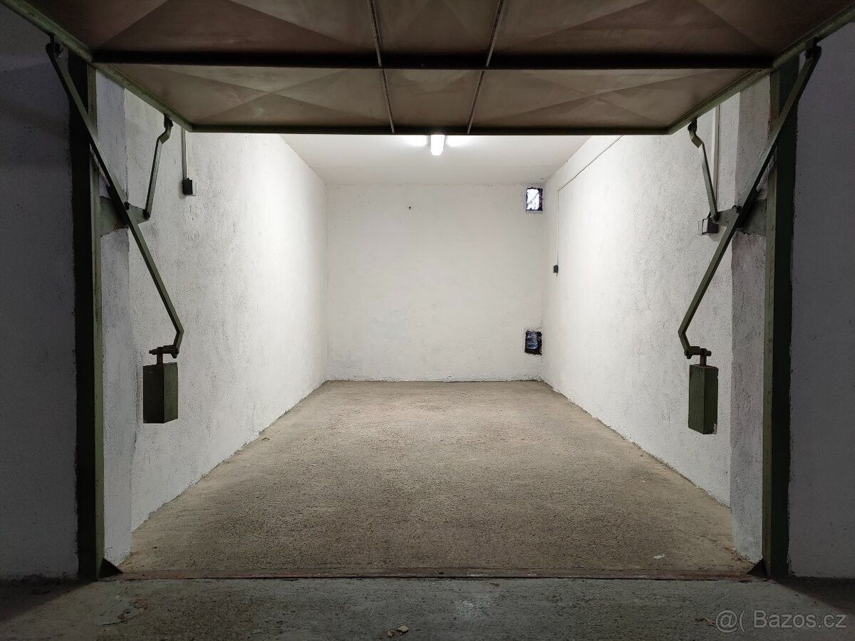 Garáže, Kladno, 272 01