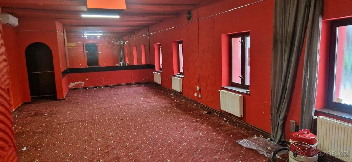 Pronájem obchodní prostory - Uherský Brod, 688 01