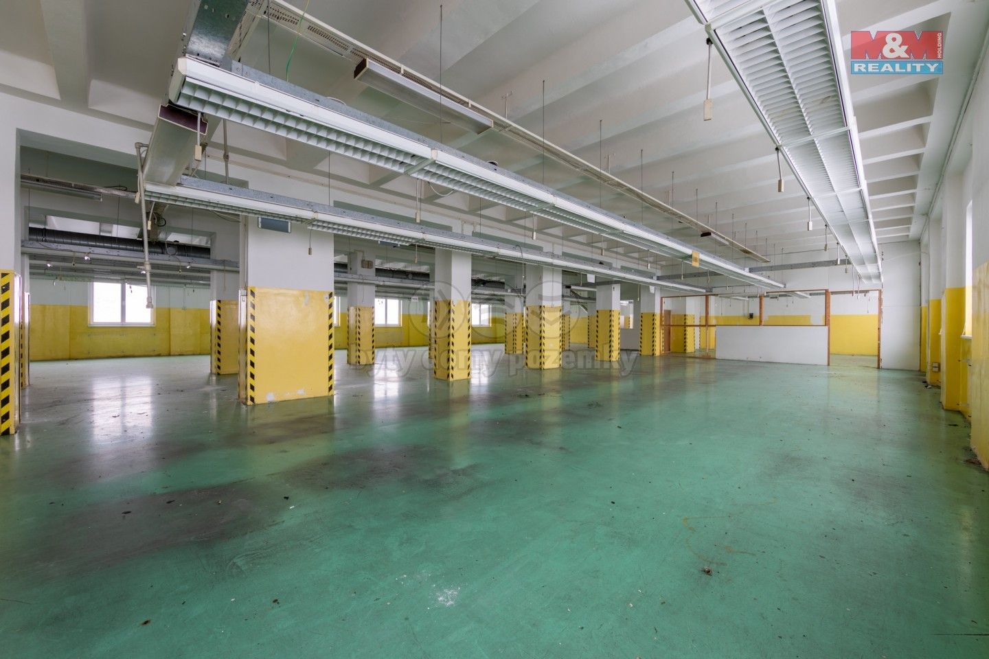 Prodej výrobní prostory - Rovná, 1 873 m²