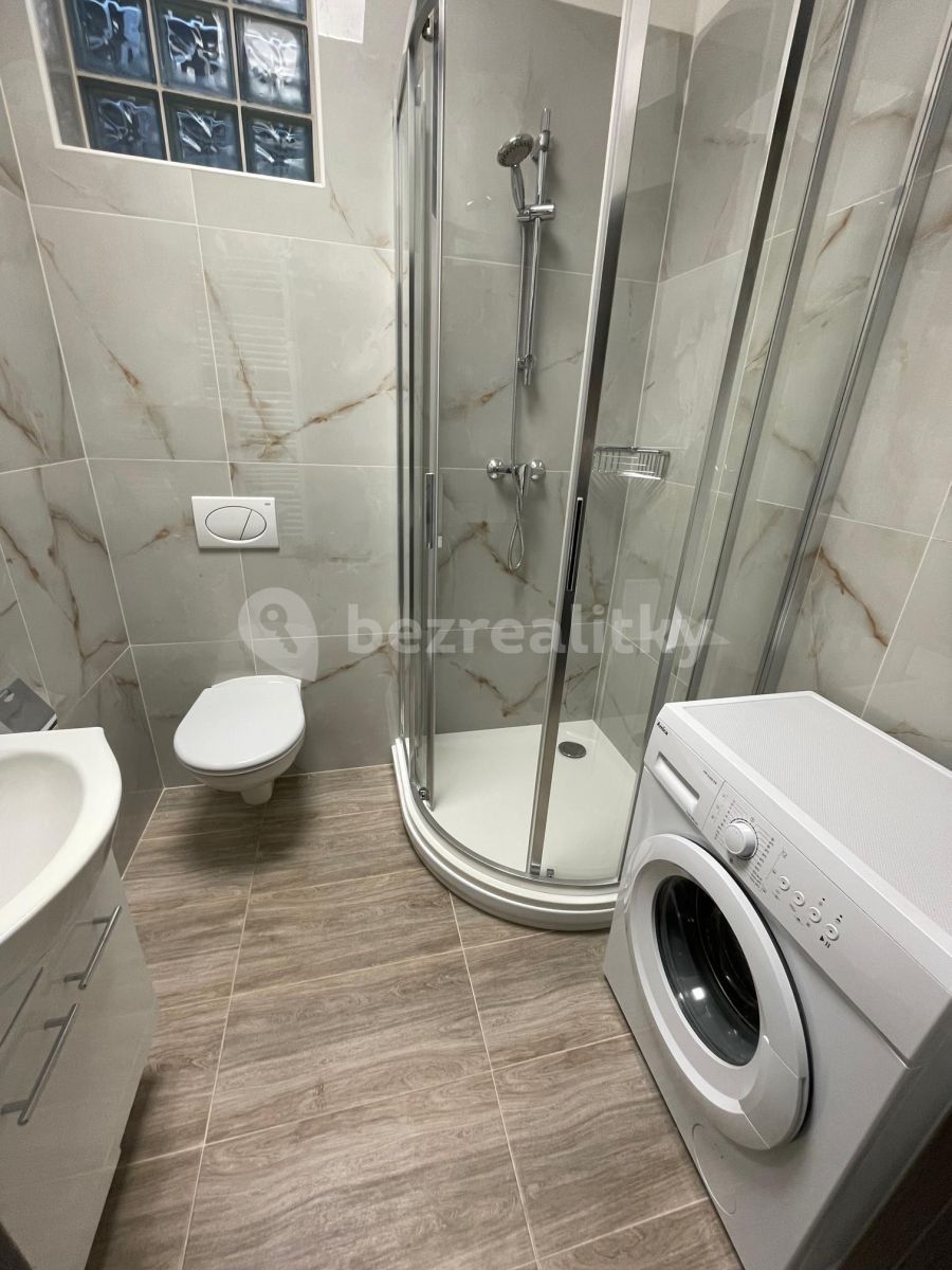 Pronájem byt 1+kk - Podleská, Praha - Uhříněves, 25 m² - 5