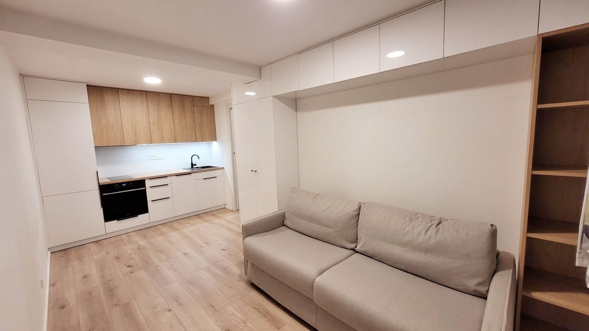 1+kk, Strančická, Praha, 24 m²