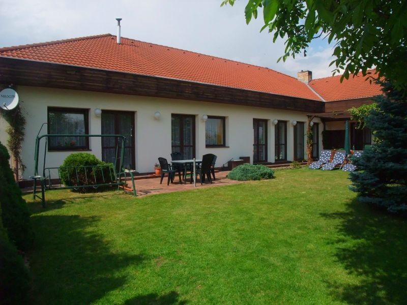 Prodej dům - Jíloviště, 252 02, 1 191 m²