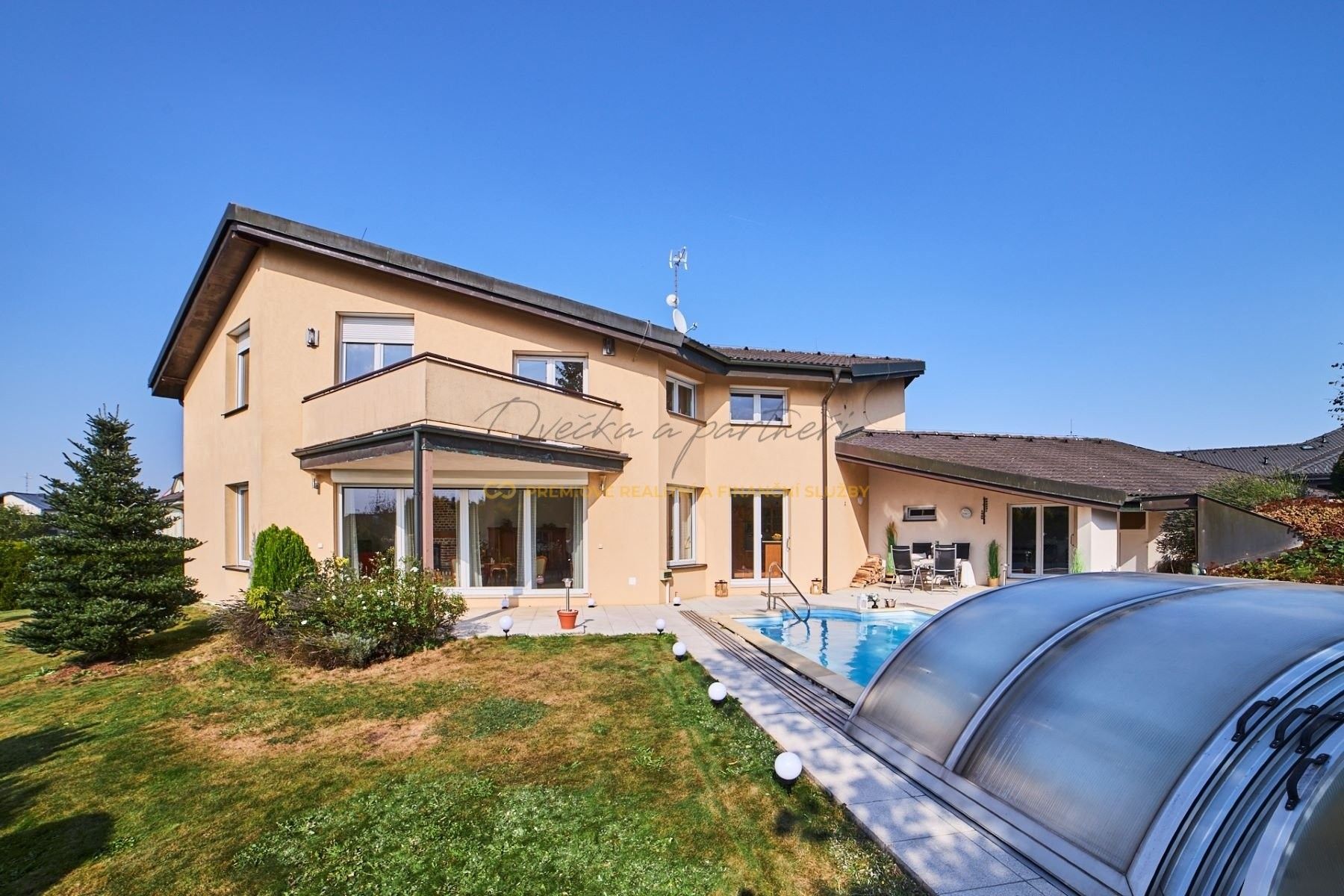 Rodinné domy, Harrachova, Planá nad Lužnicí, 324 m²