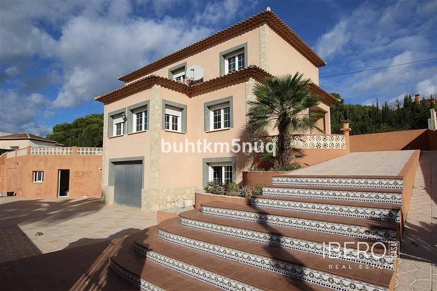 Rodinný dům, 331 m²