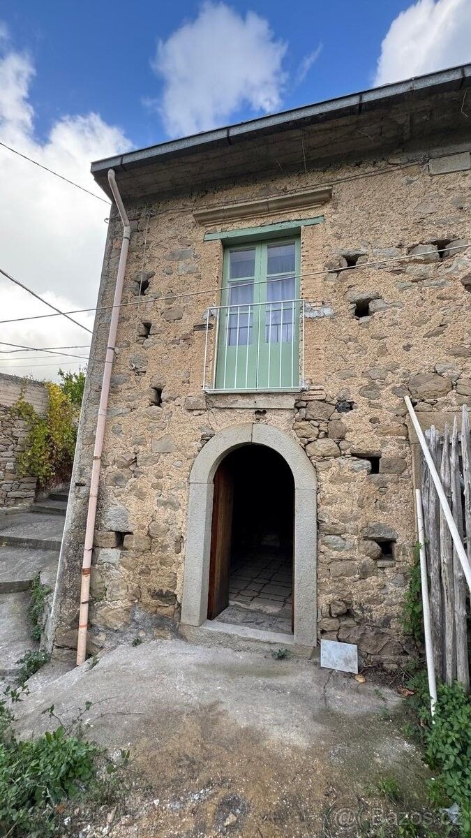 Rodinné domy, 987 66, Zahraničí