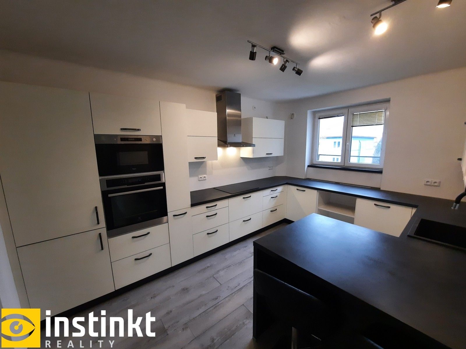 2+1, V Bezovce, Plzeň, 71 m²