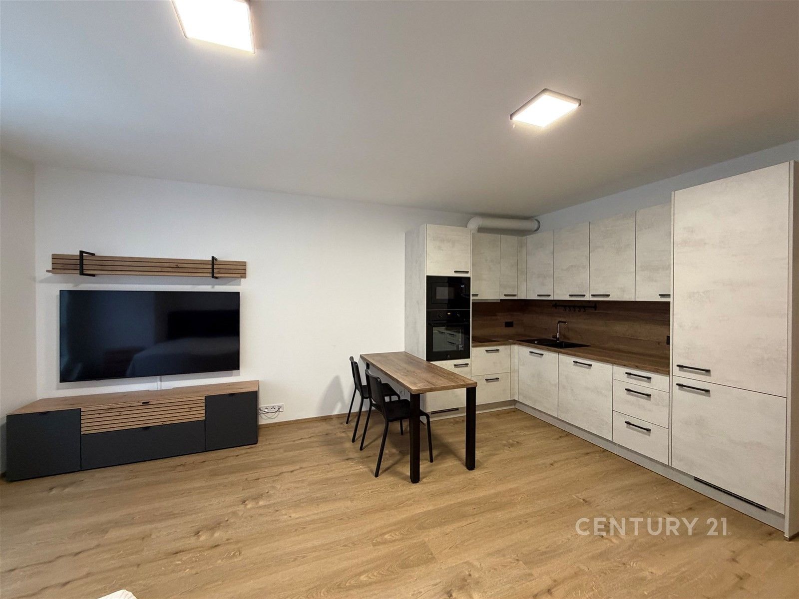 Pronájem byt 1+kk - Milánská, Praha, 40 m²